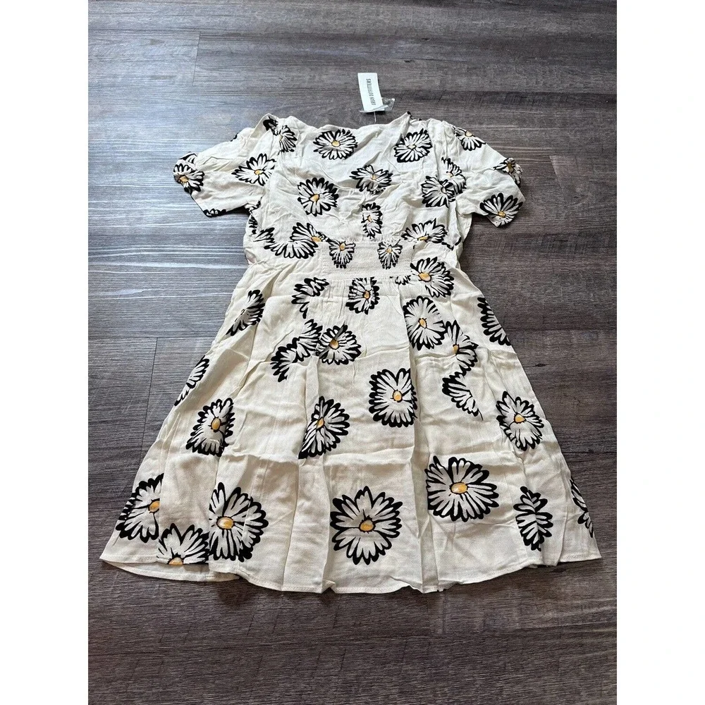 Urban Outfitters Juniors Daisy Dress Size Small Short Vneck White O3 - Picture 2 of 8